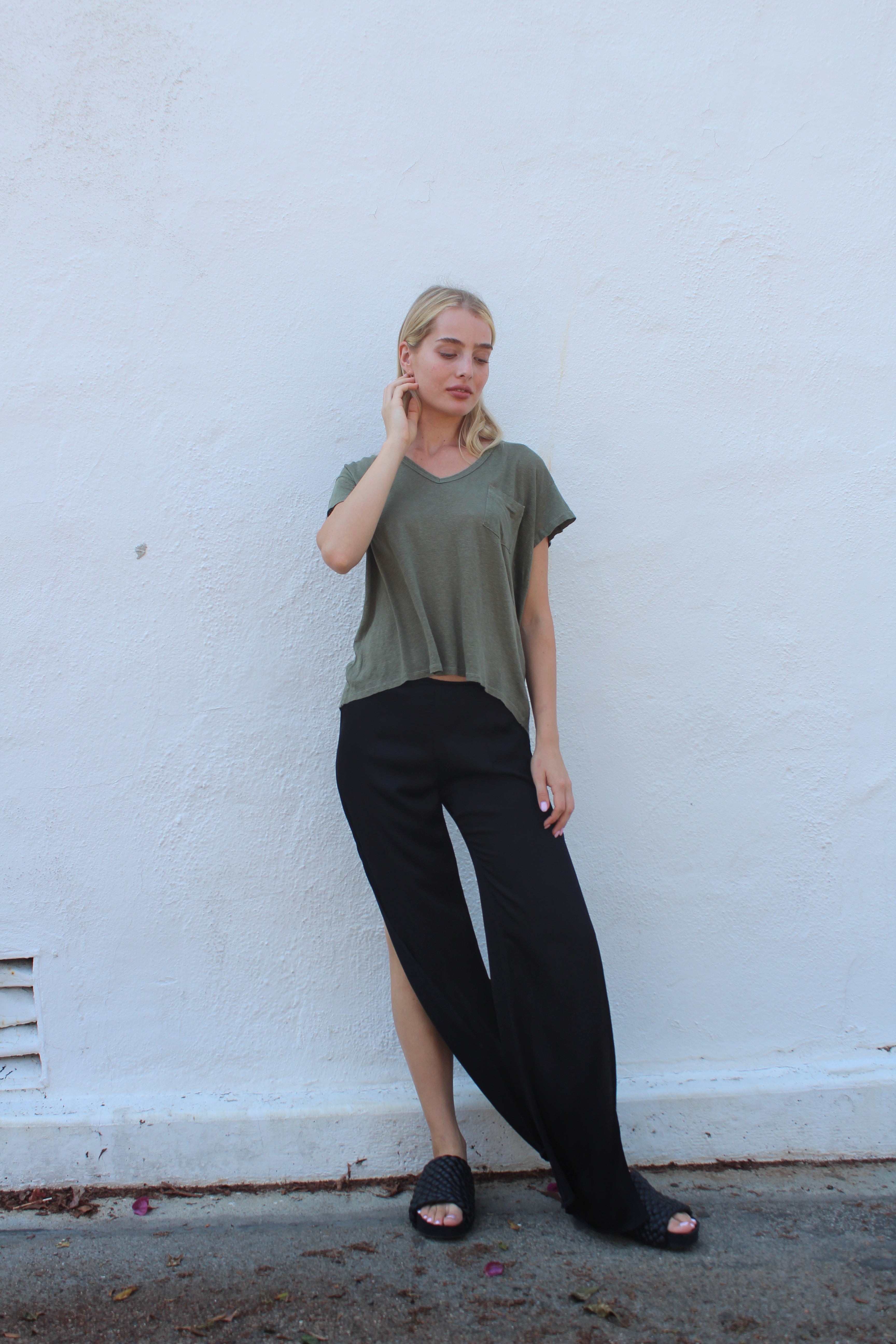 Wide side-slit trousers - Beige - Ladies | H&M IN